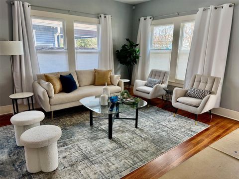 Photo of 537 Columbia Street, Houston, TX 77007 (MLS # 53278224)