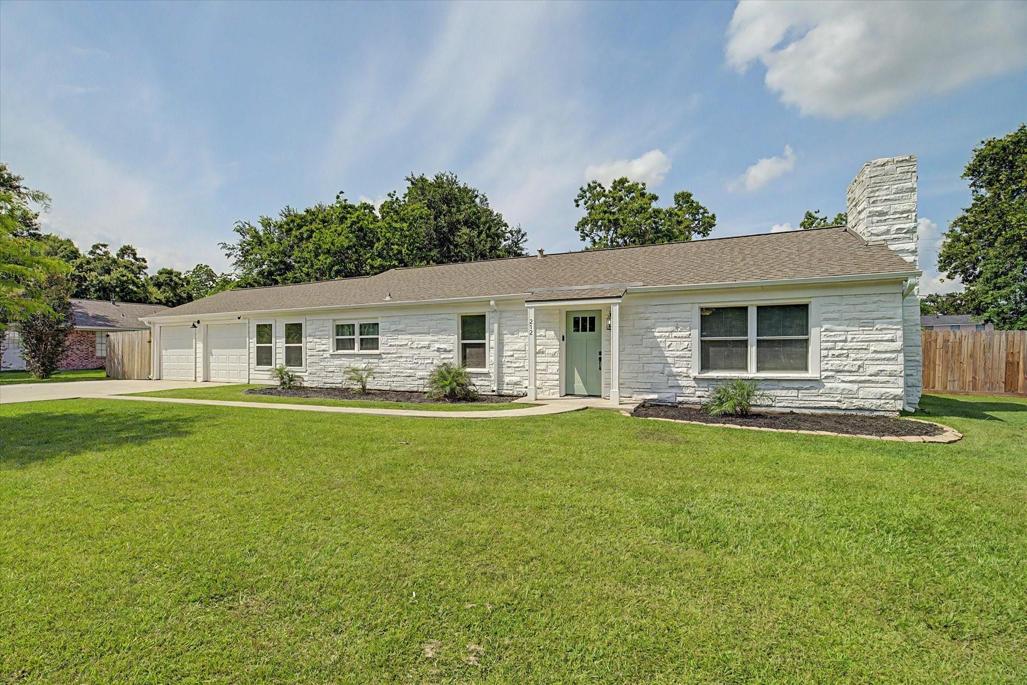 212 Lakewood Drive