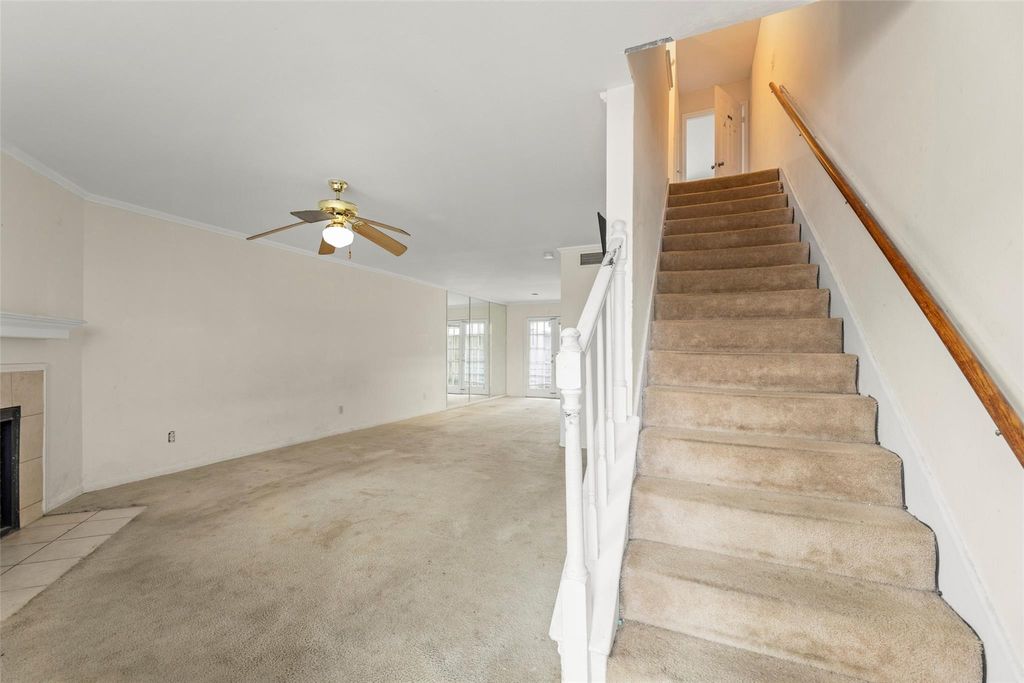 Photo of 14600 Fonmeadow Drive #702, Houston, TX 77035 (MLS # 89271503)