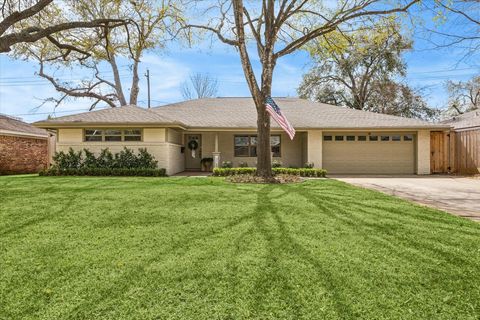 9829 Pine Lake Drive Houston TX 77055