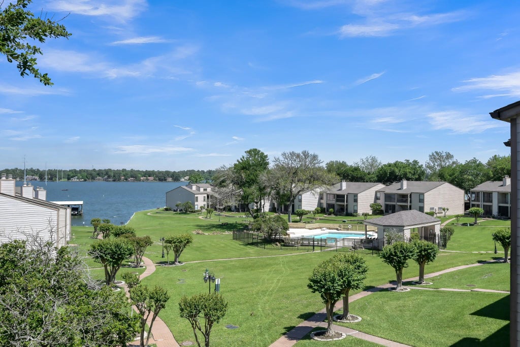 Photo of 301 Lakeview Terrace #D, Conroe, TX 77356 (MLS # 5024570)