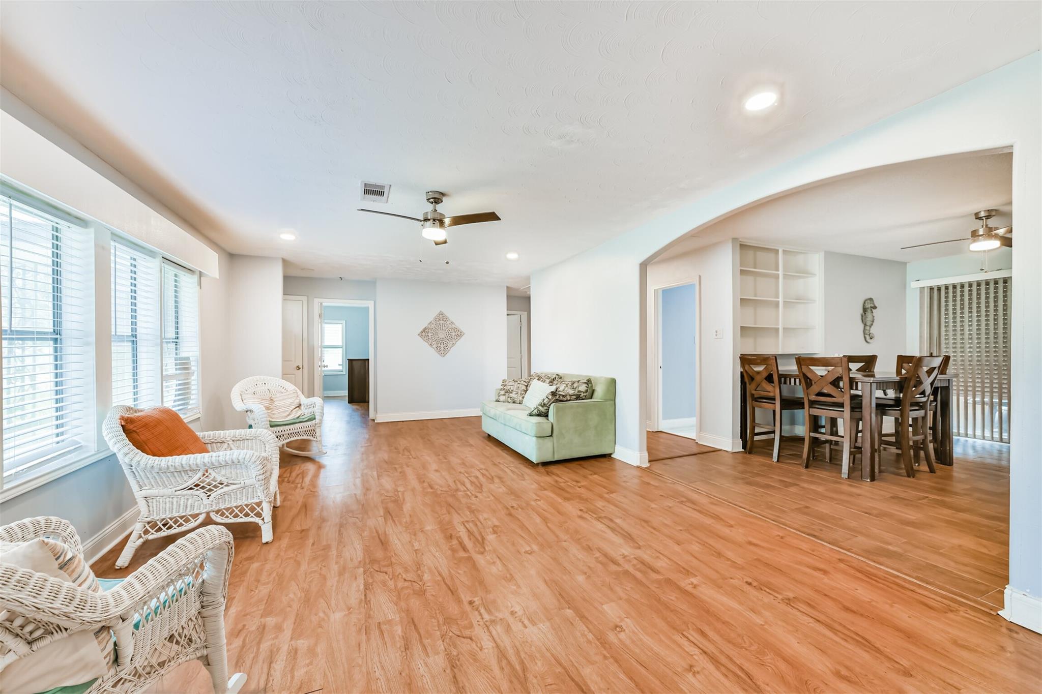 9101 Lazy Lane