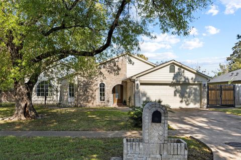 Photo of 6830 Deer Ridge Lane, Houston, TX 77086 (MLS # 28693778)