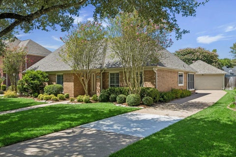 Photo of 4423 Bermuda Drive, Sugar Land, TX 77479 (MLS # 7844064)