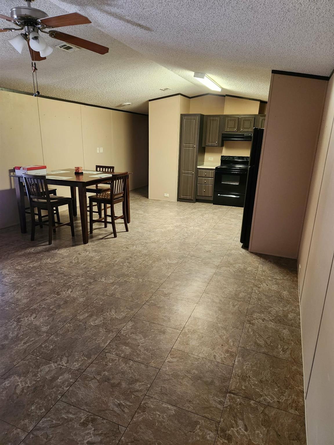 12715 Green River Drive