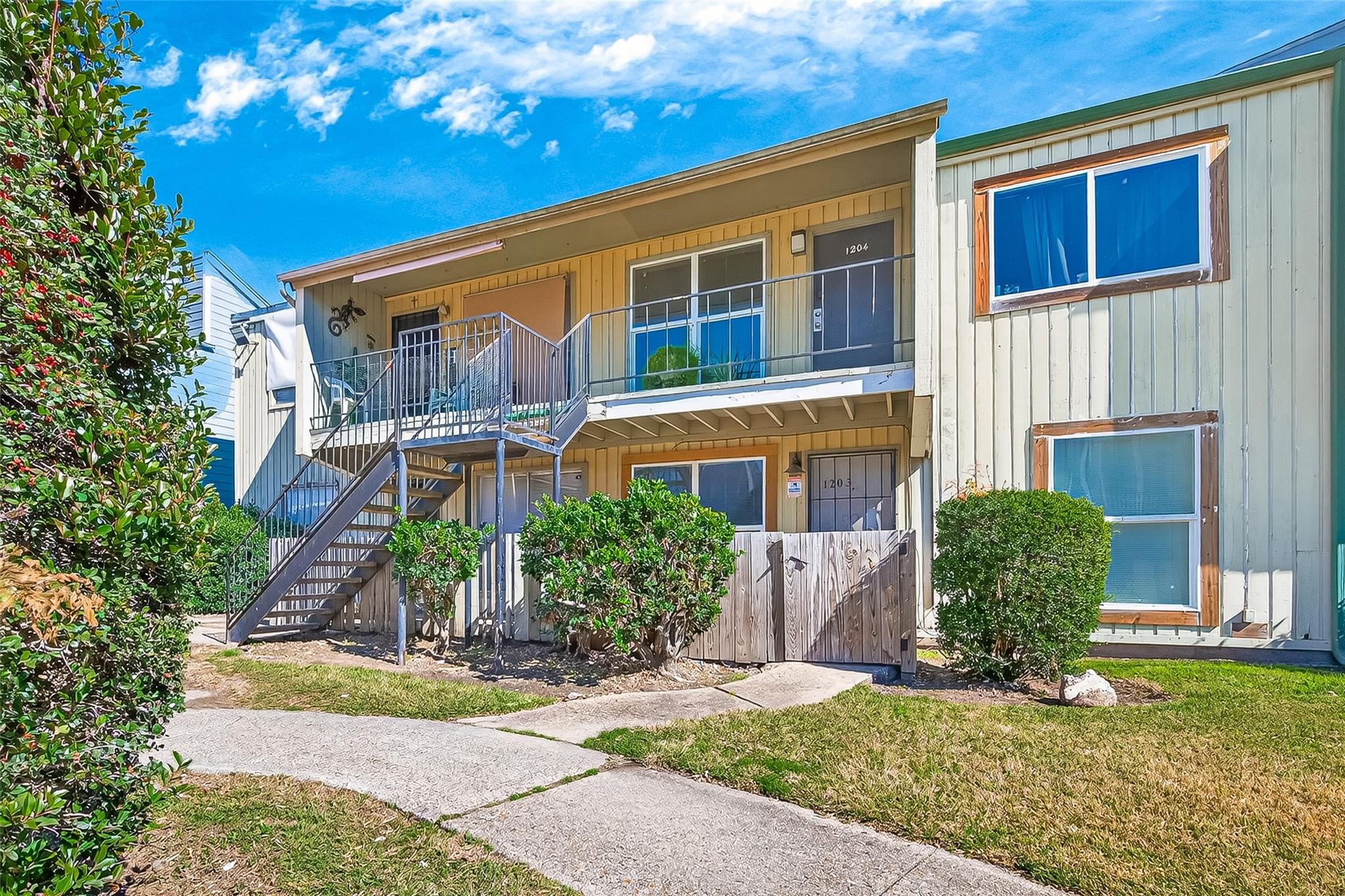 5625 Antoine Drive 1203