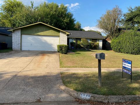 Photo of 5638 Hickory Forest Drive, Houston, TX 77088 (MLS # 81181168)