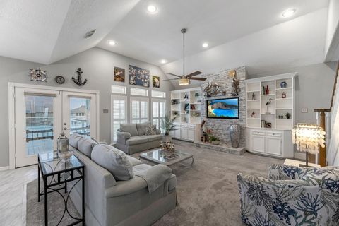 Tiny photo for 7 N Flamingo Street, La Marque, TX 77568 (MLS # 22947131)