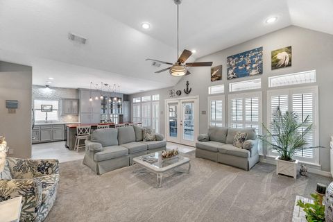 Tiny photo for 7 N Flamingo Street, La Marque, TX 77568 (MLS # 22947131)