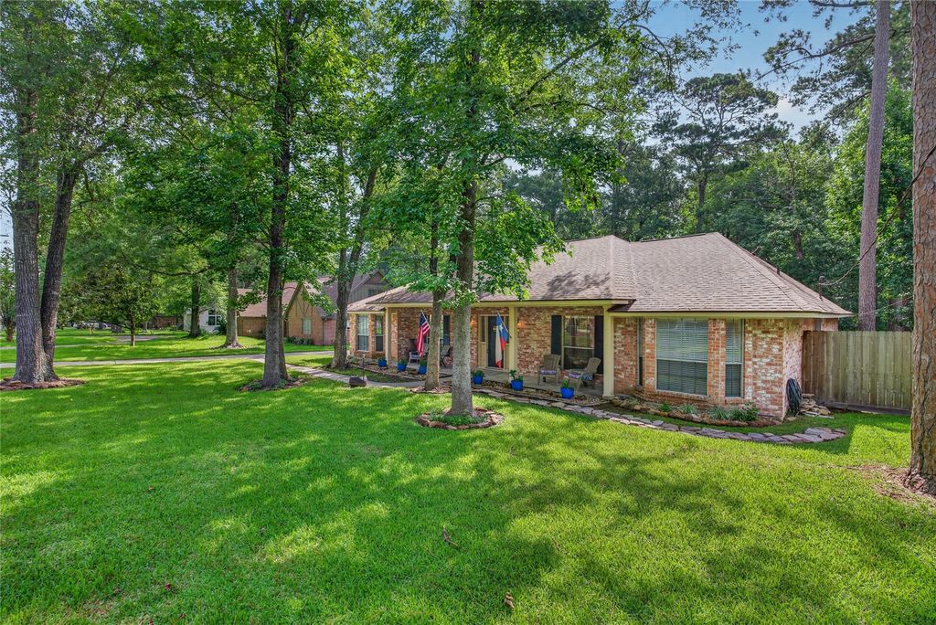 Photo of 97 Panorama Drive, Panorama Village, TX 77304 (MLS # 48842946)