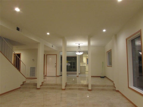 Photo of 201 Vanderpool Lane #19, Houston, TX 77024 (MLS # 88223406)