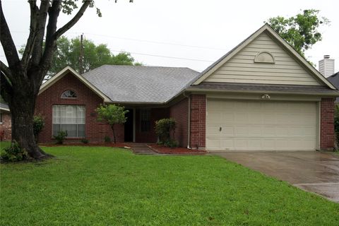 Photo of 16514 Camino Del Sol Drive, Houston, TX 77083 (MLS # 75113824)