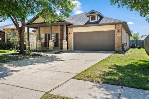 Photo of 12920 Meadow Springs Drive, Pearland, TX 77584 (MLS # 94145953)