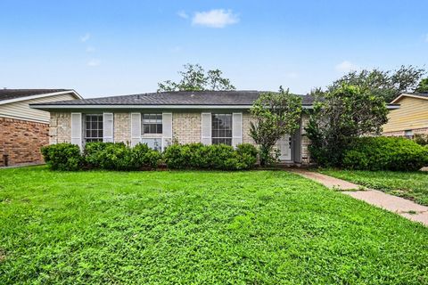 Photo of 4306 Oneida Street, Pasadena, TX 77504 (MLS # 20868305)