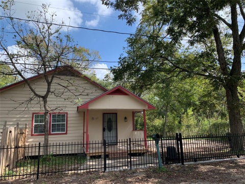 Photo of 7210 Wileyvale Road #B, Houston, TX 77016 (MLS # 76048014)