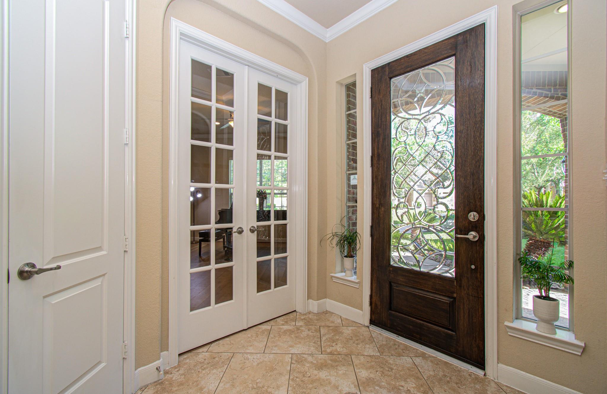 107 N Victoriana Circle
