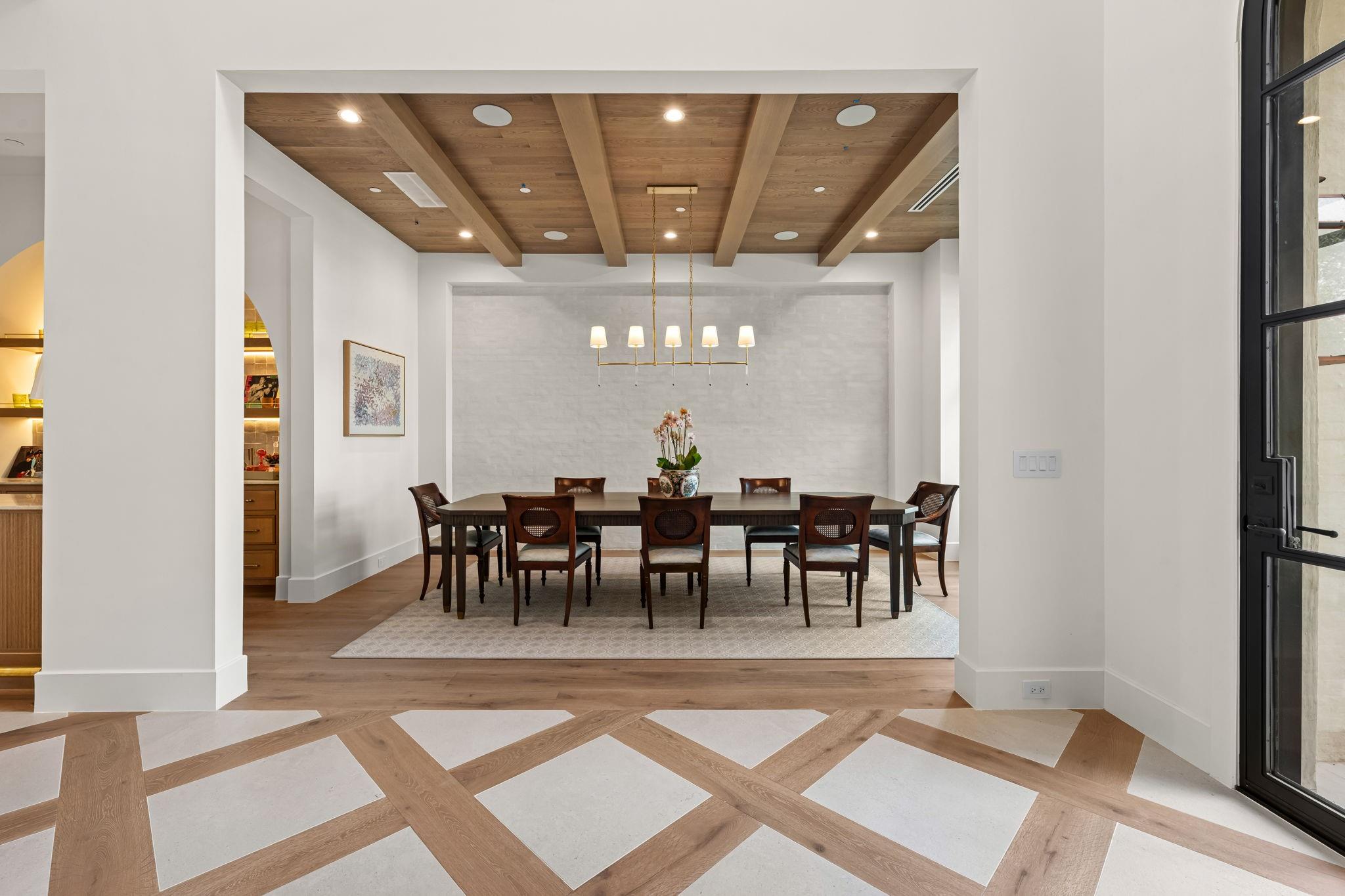 534 W Dana Lane