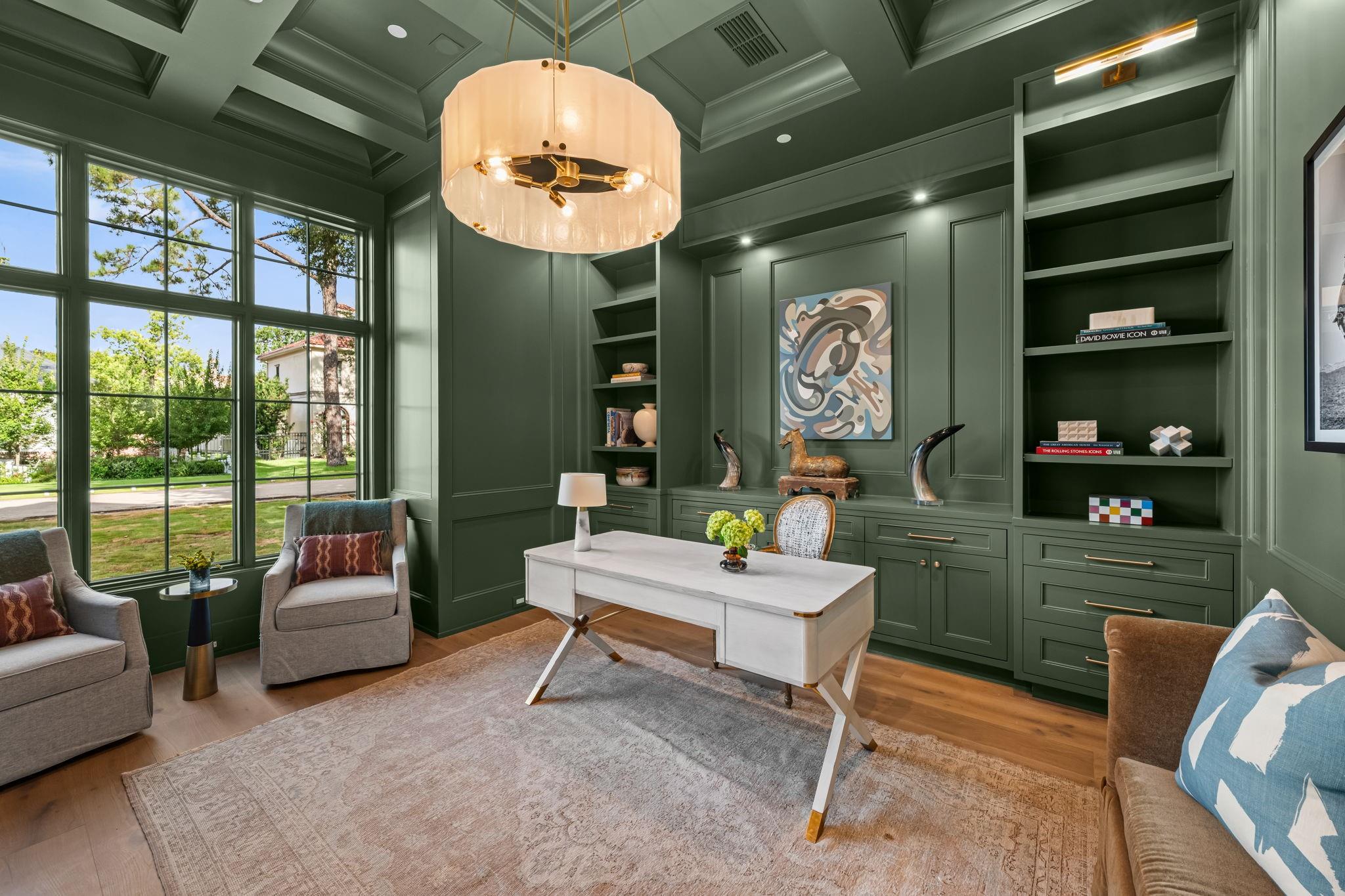 534 W Dana Lane