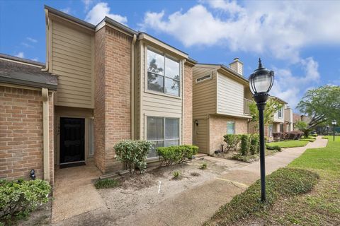 Photo of 11840 Barryknoll Lane #8, Houston, TX 77024 (MLS # 32230652)