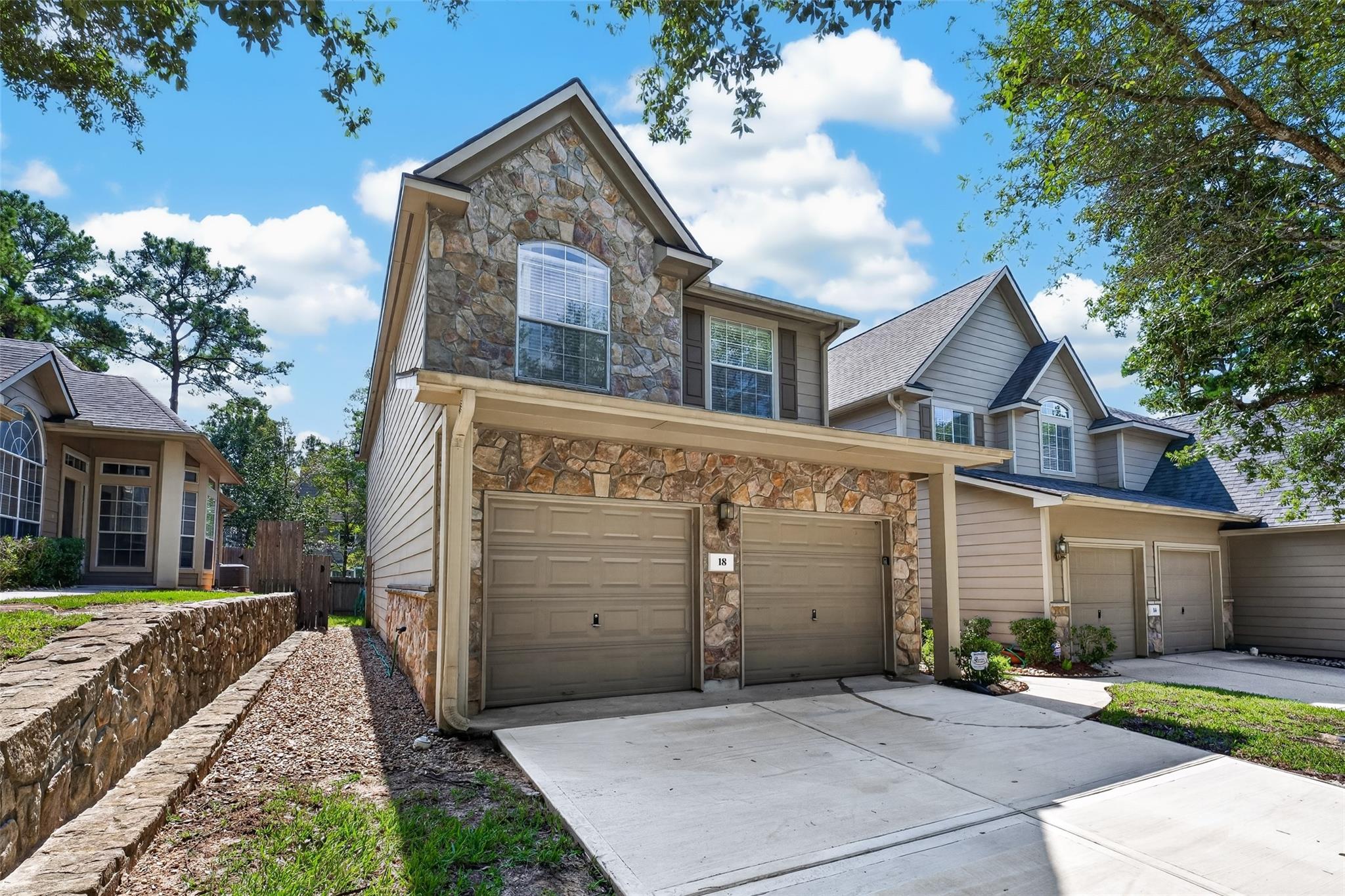 18 Valley Oaks Circle