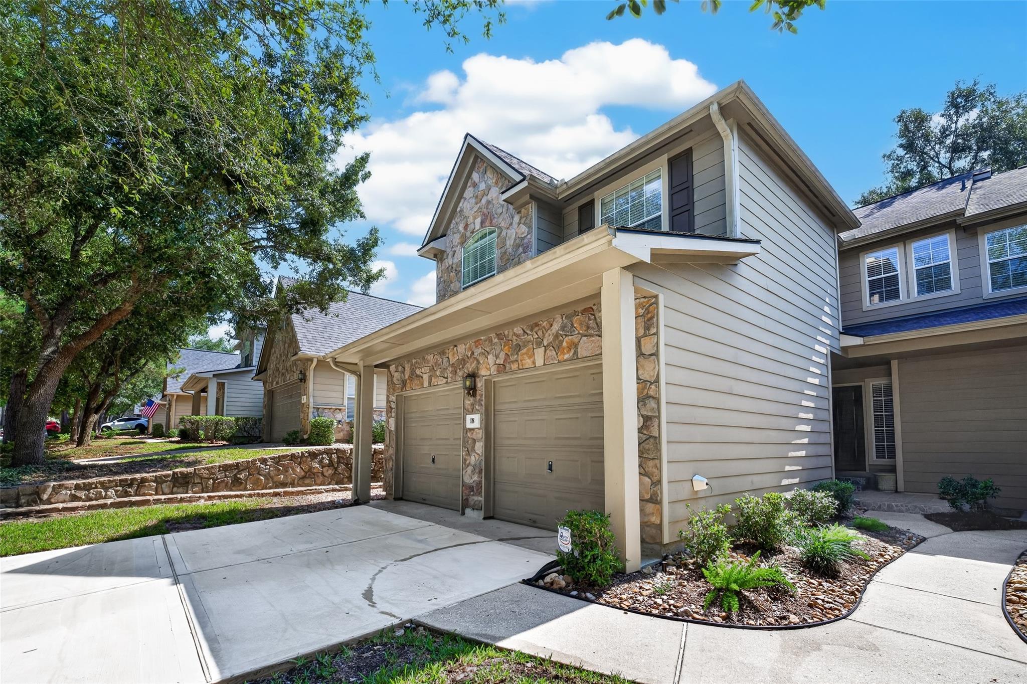 18 Valley Oaks Circle