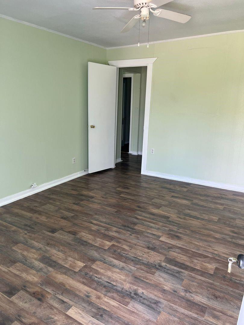 527 W 8th Street