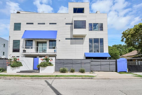 Photo of 1614 Center Street, Houston, TX 77007 (MLS # 26104360)