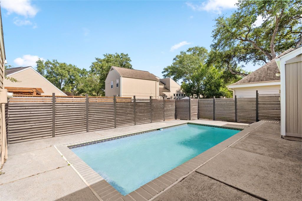 Photo of 707 Center Hill Drive, Houston, TX 77079 (MLS # 50553902)