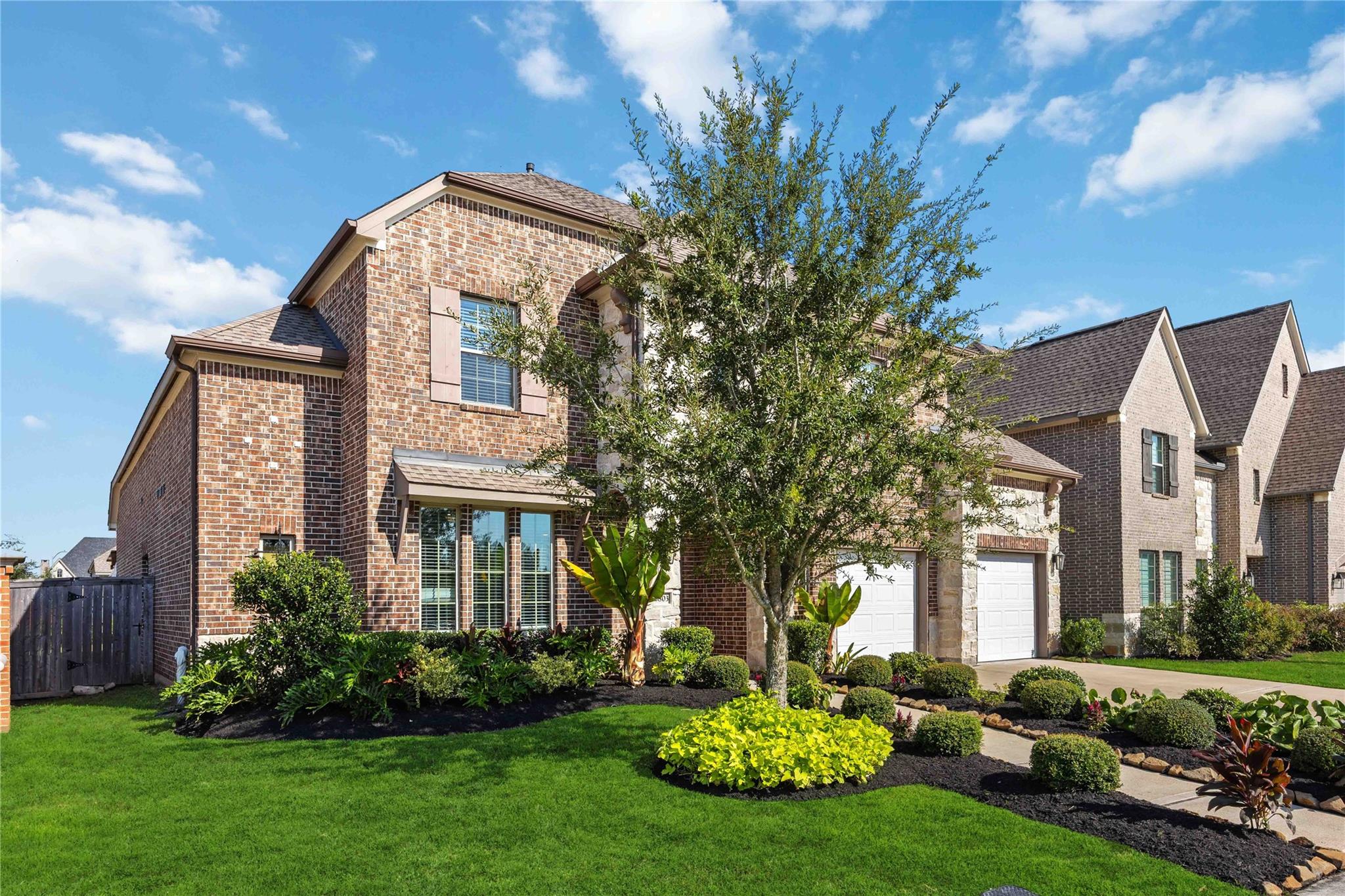 8803 Autumn Pine Drive