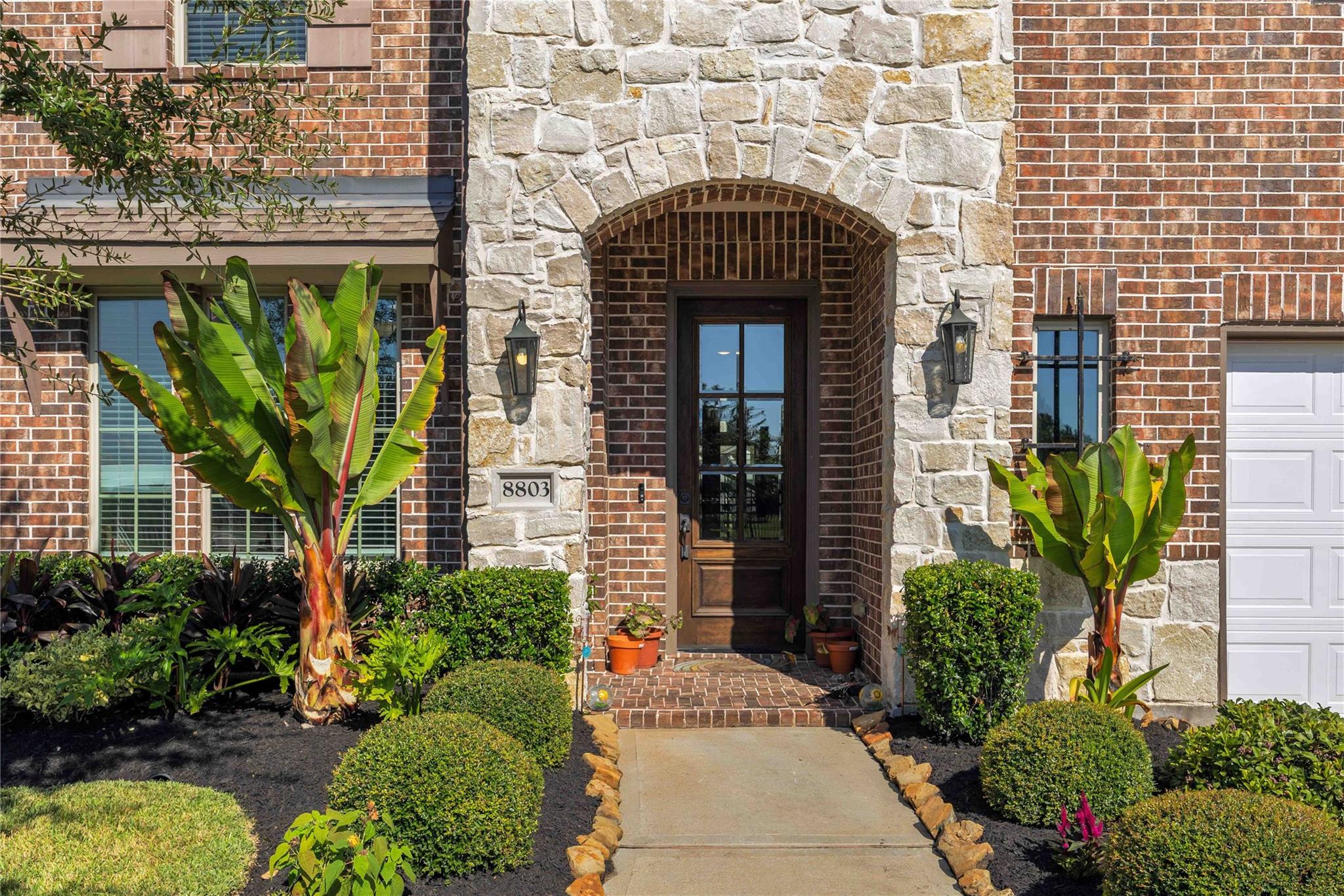 8803 Autumn Pine Drive