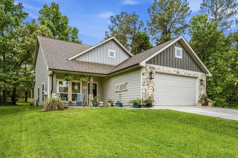 Photo of 157 N Forest Drive, Huntsville, TX 77340 (MLS # 62157666)