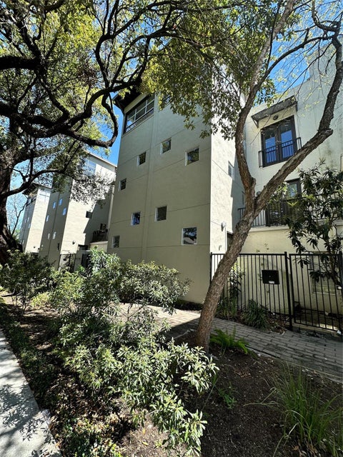 Photo of 2713 Crawford Street, Houston, TX 77004 (MLS # 33531514)