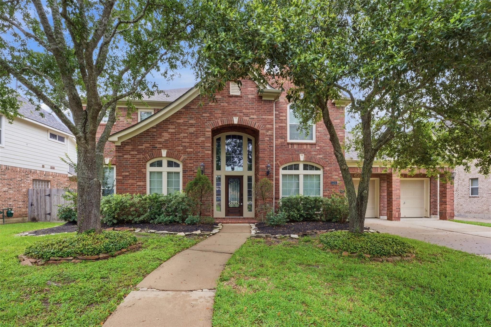 2210 Dali Lane