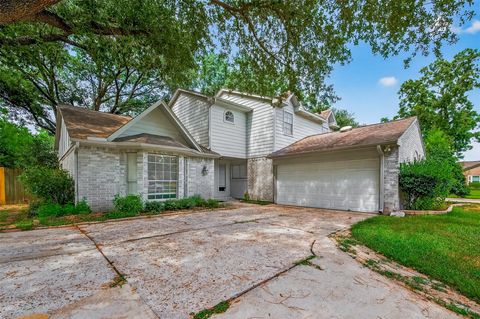 Photo of 11202 Crooked Pine Drive, Cypress, TX 77429 (MLS # 22126588)