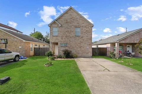 Photo of 8903 Freeland Street, Houston, TX 77075 (MLS # 71627705)