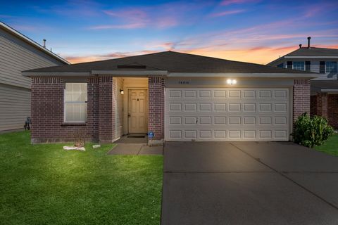 Photo of 16810 Perryton Lane, Houston, TX 77073 (MLS # 60451069)