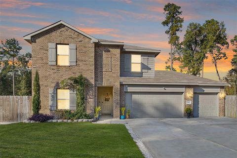 Homes For Sale - 2743 N Colosseum Court<br/> New Caney, TX 77357