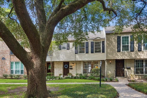 Condo For Sale - 12941 Trail Hollow Drive<br/> Houston, TX 77079