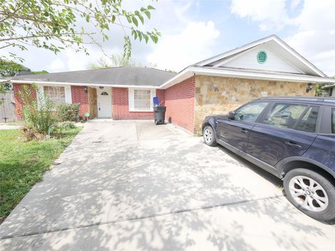 Photo of 10834 Cayman Mist Drive, Houston, TX 77075 (MLS # 20263168) Photo of 10834 Cayman Mist Drive, Houston, TX 77075 (MLS # 20263168)