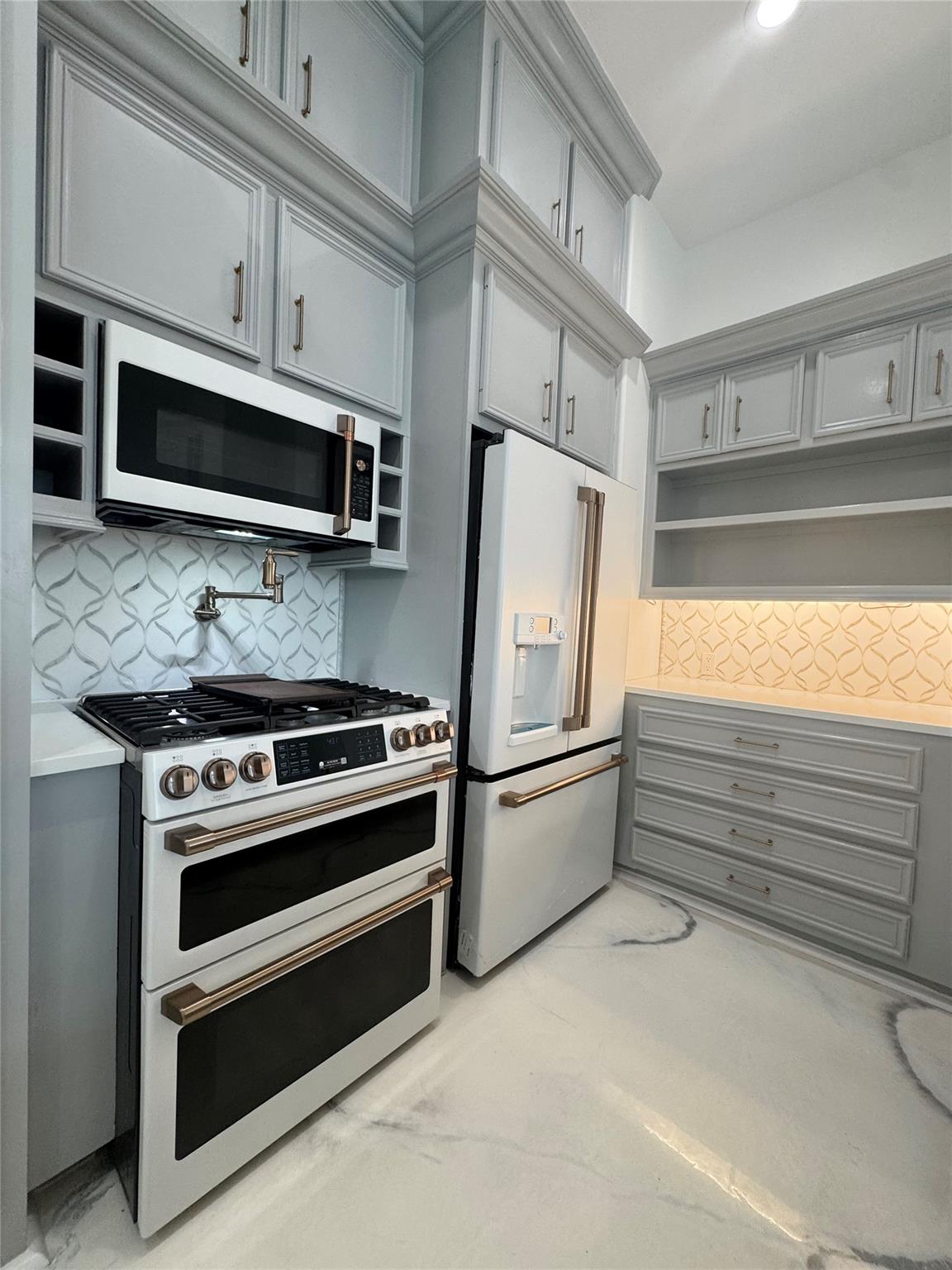 17009 San Luis Pass Road