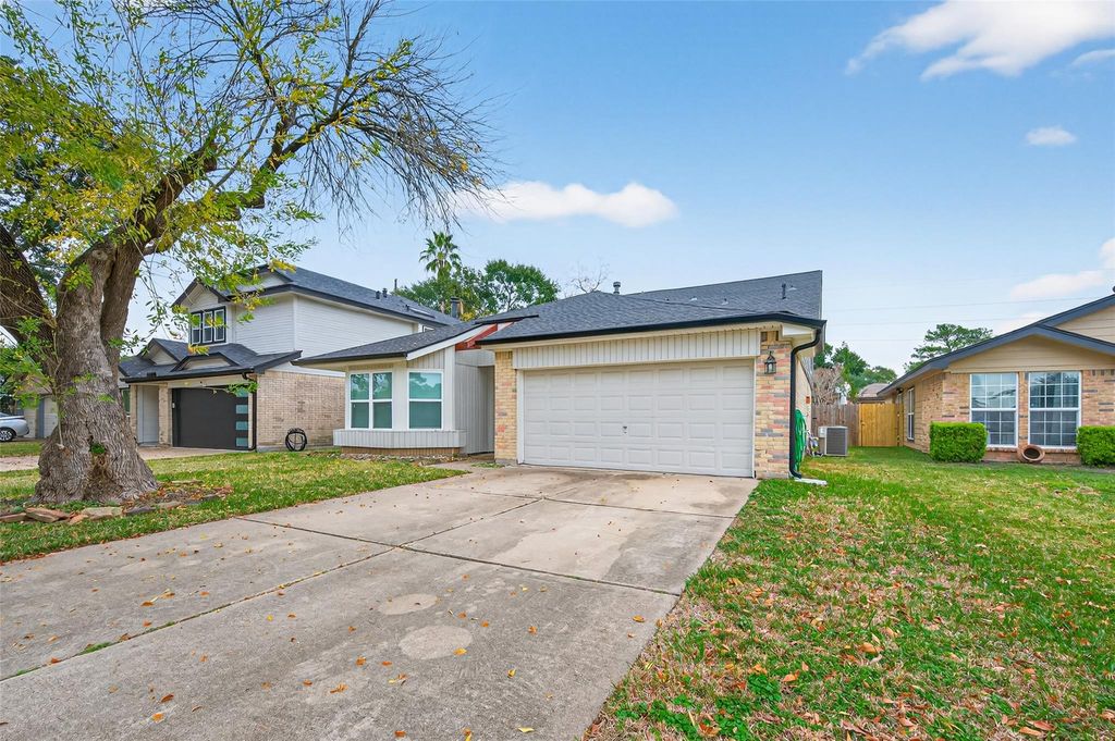 Photo of 10706 Lazy Meadows Drive, Houston, TX 77064 (MLS # 28893416)