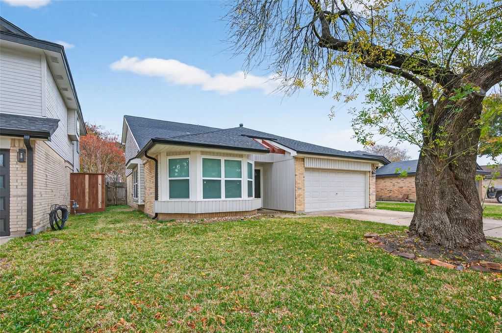 Photo of 10706 Lazy Meadows Drive, Houston, TX 77064 (MLS # 28893416)