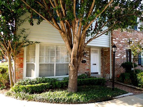 Photo of 6479 Olympia Drive, Houston, TX 77057 (MLS # 28569949)