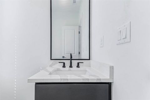 Tiny photo for 334 Eastwood Street, Houston, TX 77011 (MLS # 8087691)