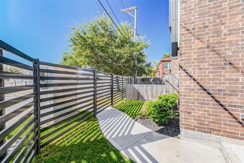 Tiny photo for 334 Eastwood Street, Houston, TX 77011 (MLS # 8087691)