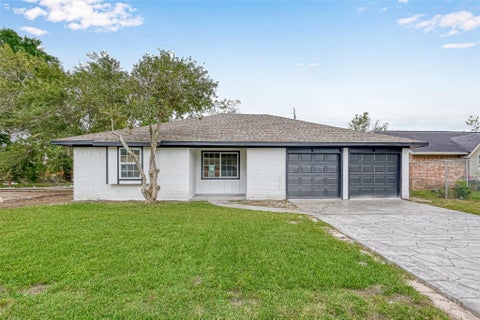 Photo of 17114 Folsom Drive, Houston, TX 77049 (MLS # 10317590)