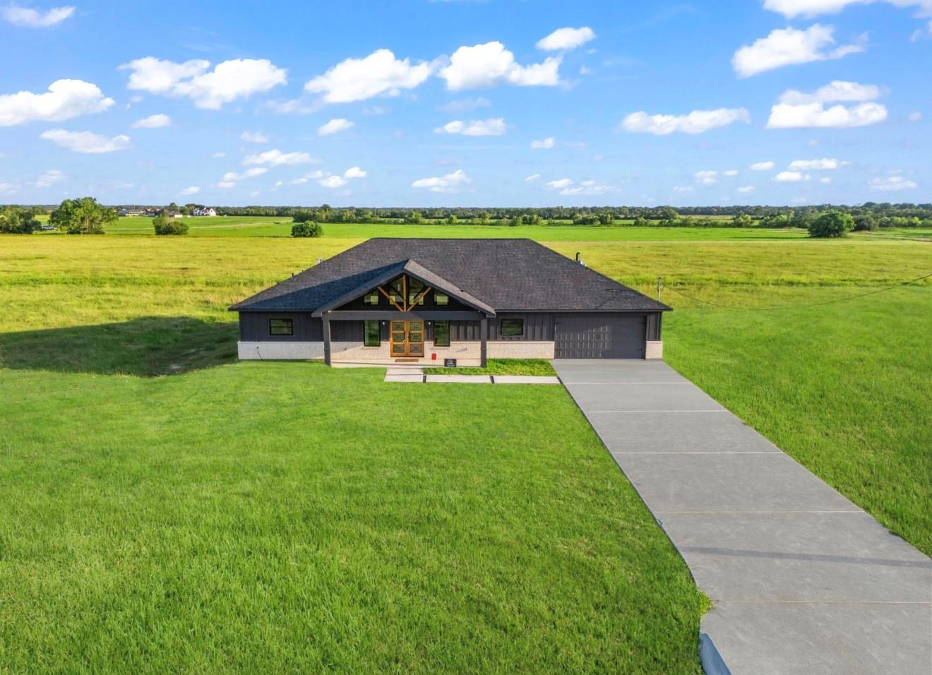 619 Chuckwagon Trail N