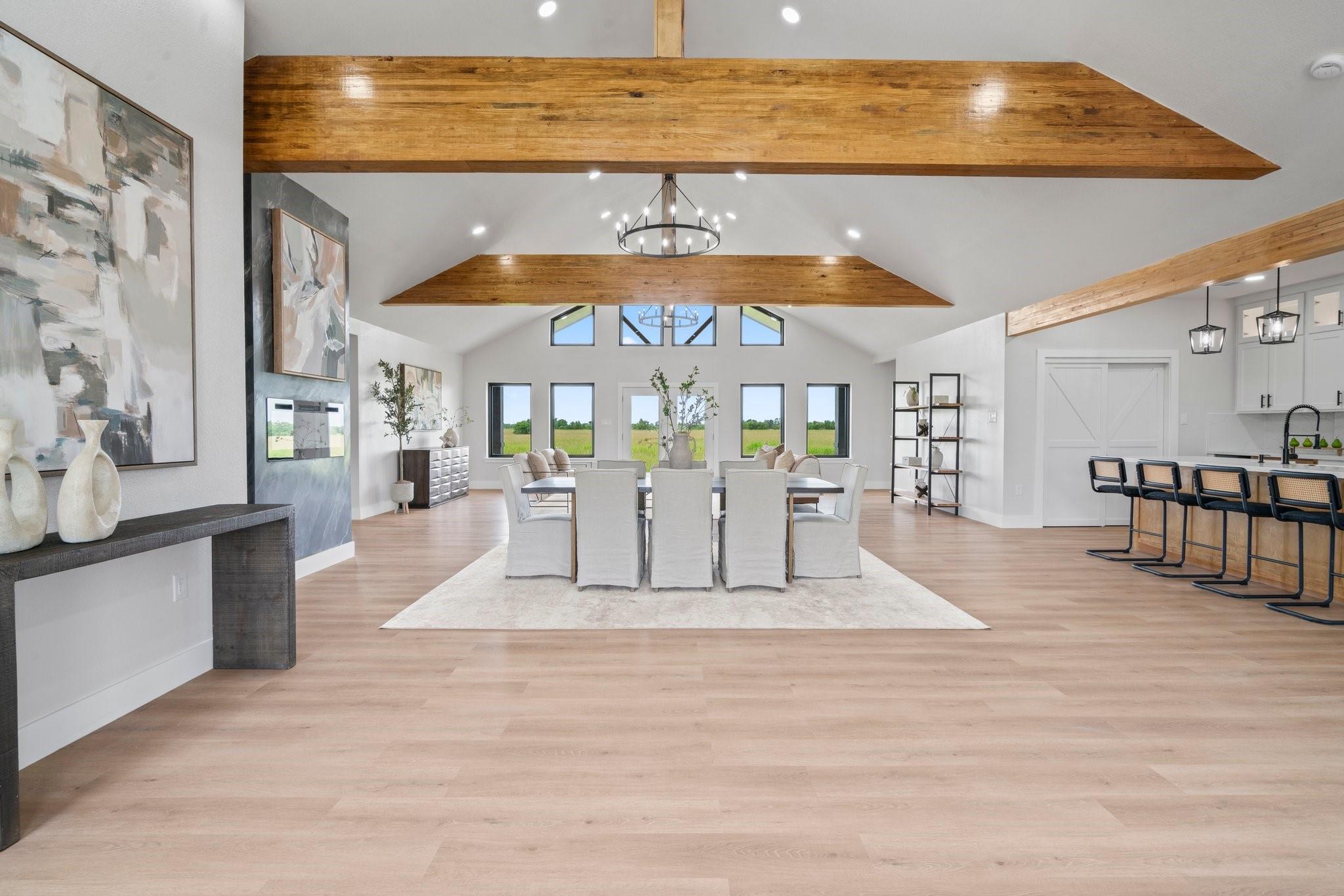 619 Chuckwagon Trail N