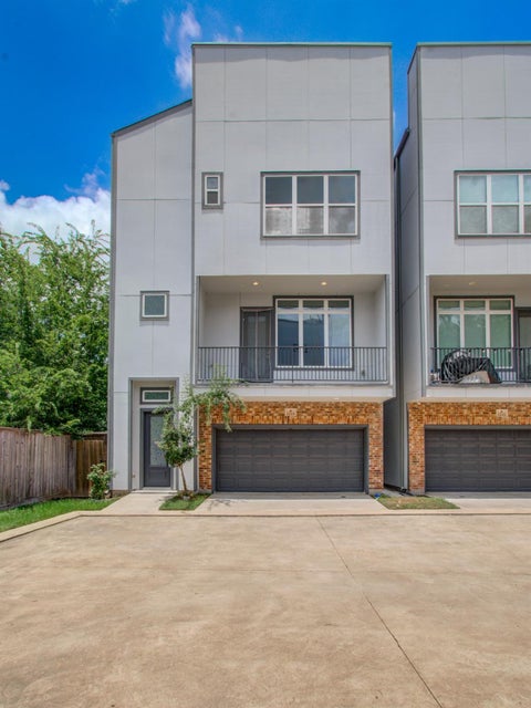 Photo of 1314 Mayfair Clarkson Lane, Houston, TX 77055 (MLS # 62494524)