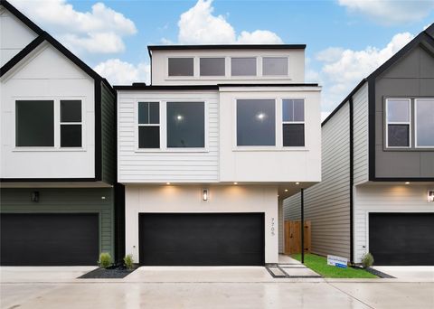 Photo of 7705 Inwood Grove Lane, Houston, TX 77088 (MLS # 40354676)